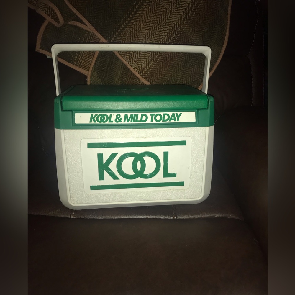 Vintage 1989 Coleman Model 5210 Green Flip Lid Cooler W/ KOOL Cigarettes Logo